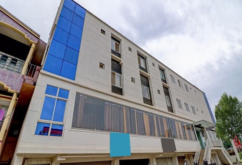 فندق Treebo Benaka Residency