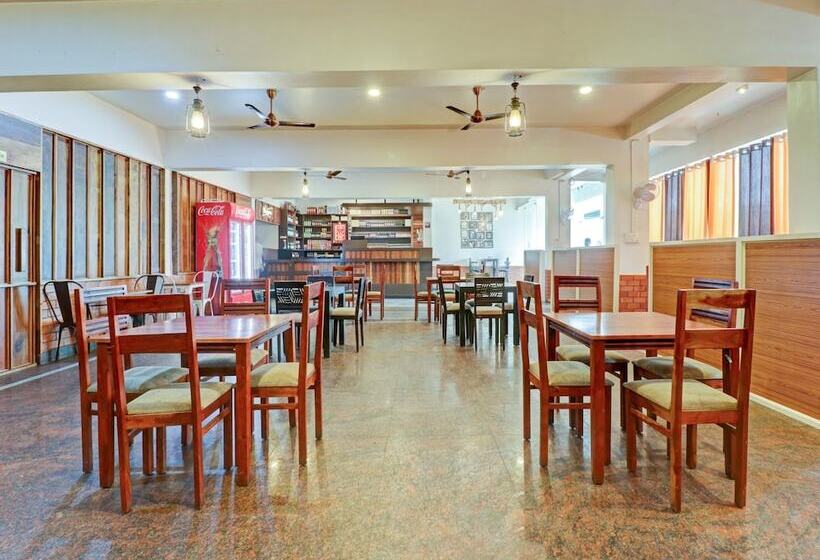 فندق Treebo Benaka Residency