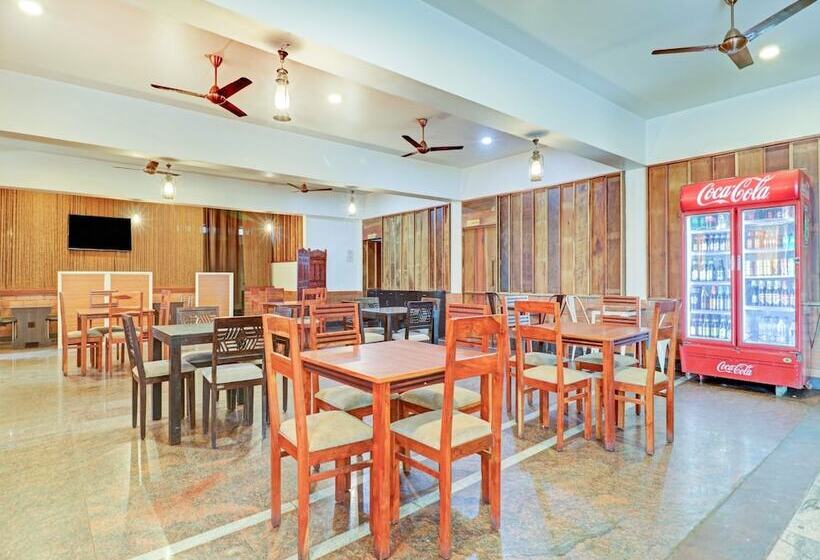 فندق Treebo Benaka Residency