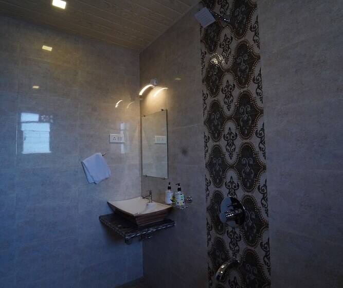 Отель Treebo Infinity View Mahabaleswar