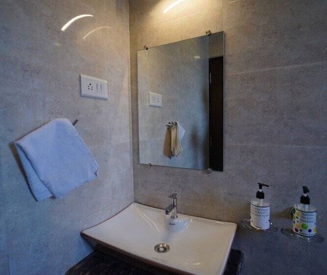 Отель Treebo Infinity View Mahabaleswar