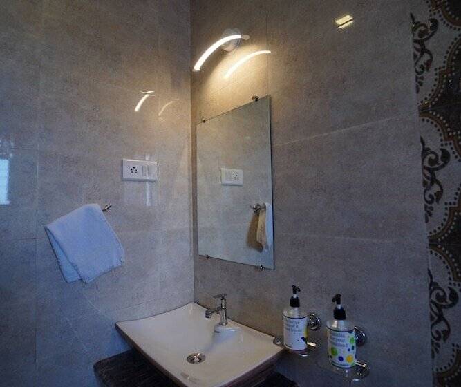 Отель Treebo Infinity View Mahabaleswar