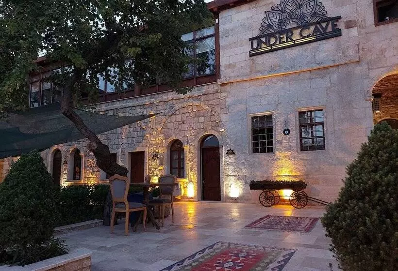 ホテル Under Cave