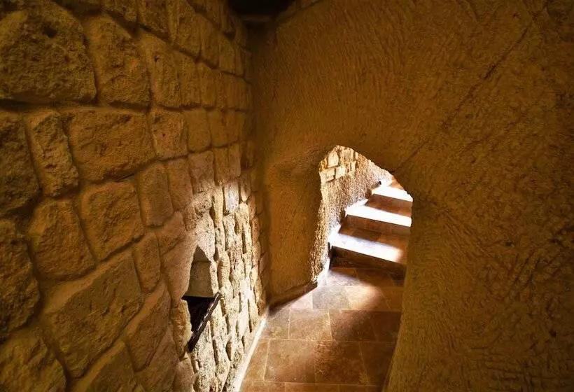 ホテル Under Cave