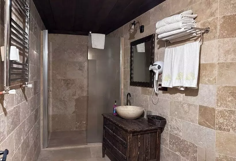 ホテル Under Cave