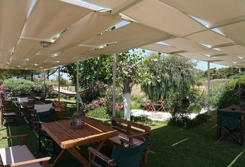 Hotelli Vitoratos Studios