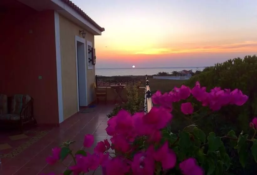 Hotelli Vitoratos Studios