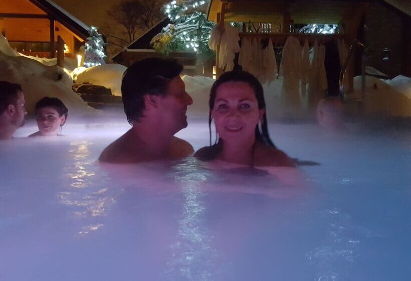 Kokomo Inn   Tropical Riverfront B&b