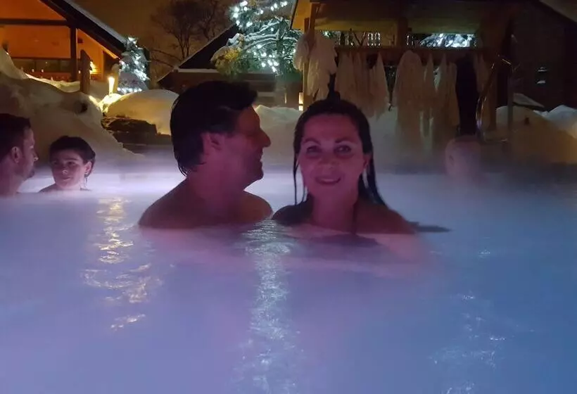 Kokomo Inn   Tropical Riverfront B&b