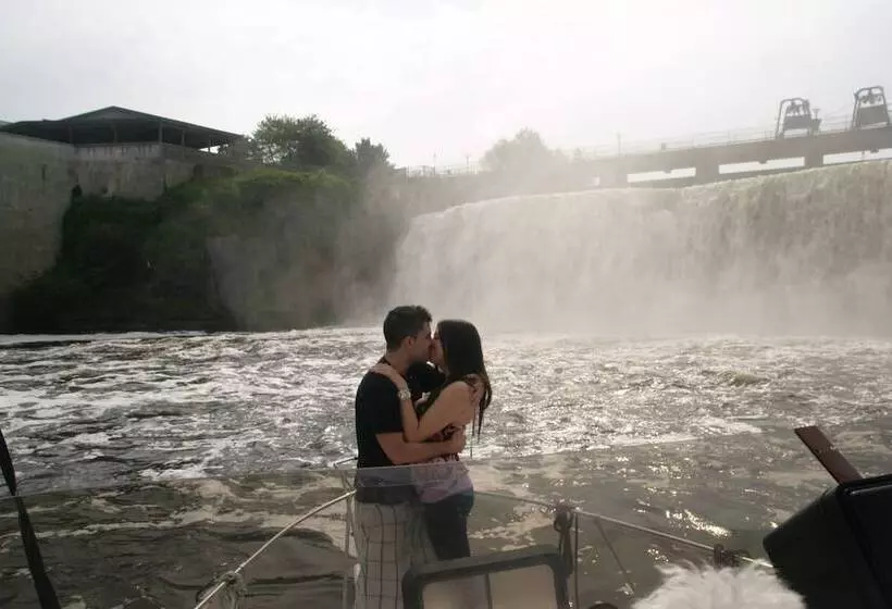 Kokomo Inn   Tropical Riverfront B&b