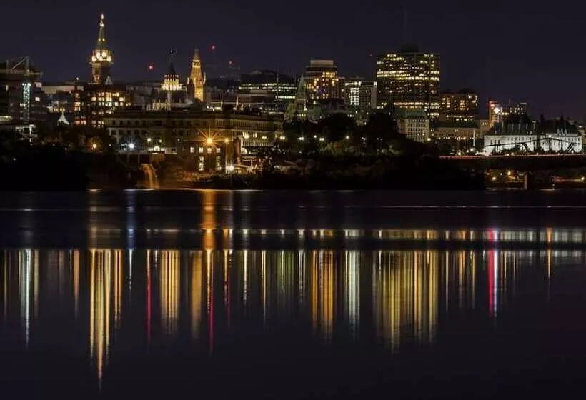 Kokomo Inn   Tropical Riverfront B&b