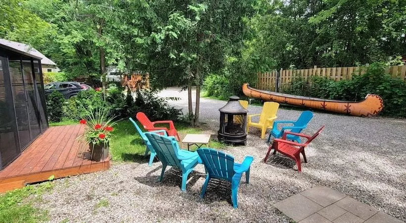 Kokomo Inn   Tropical Riverfront B&b