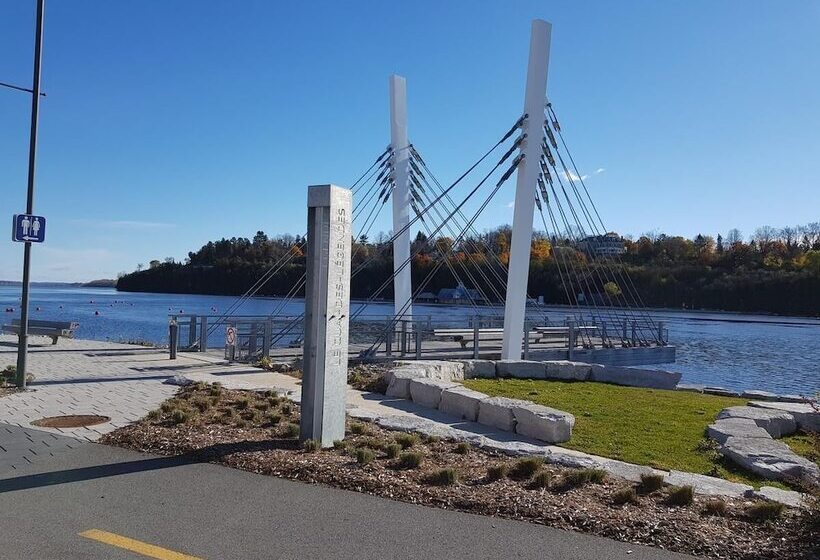 Kokomo Inn   Tropical Riverfront B&b