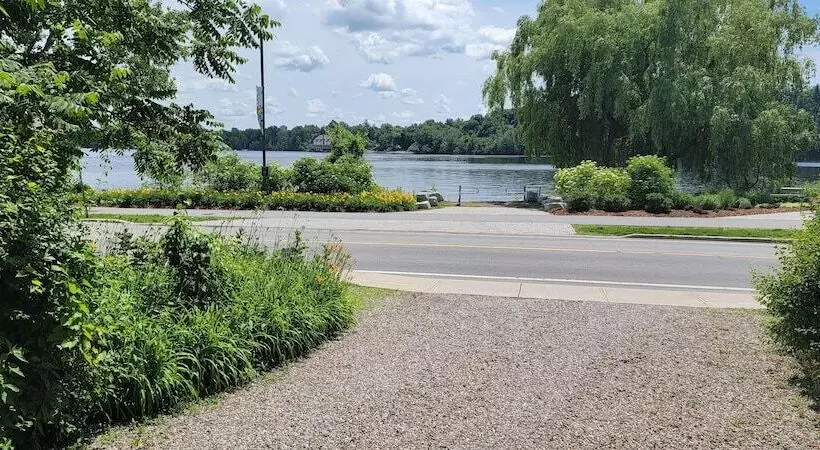 Kokomo Inn   Tropical Riverfront B&b