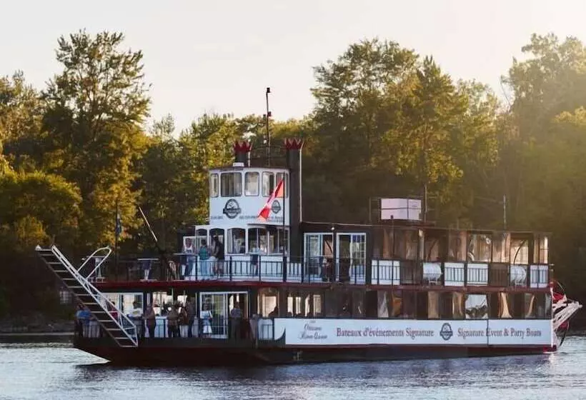 Kokomo Inn   Tropical Riverfront B&b