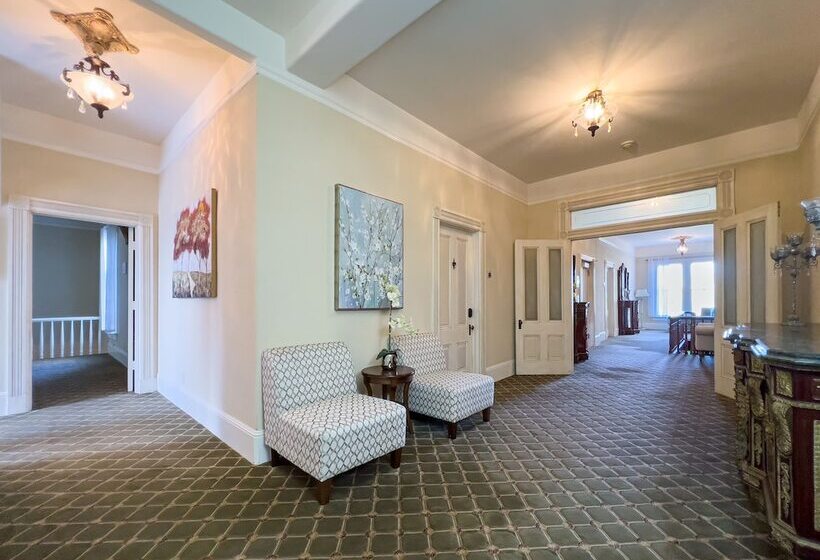 膳宿费 Chateau Coralini