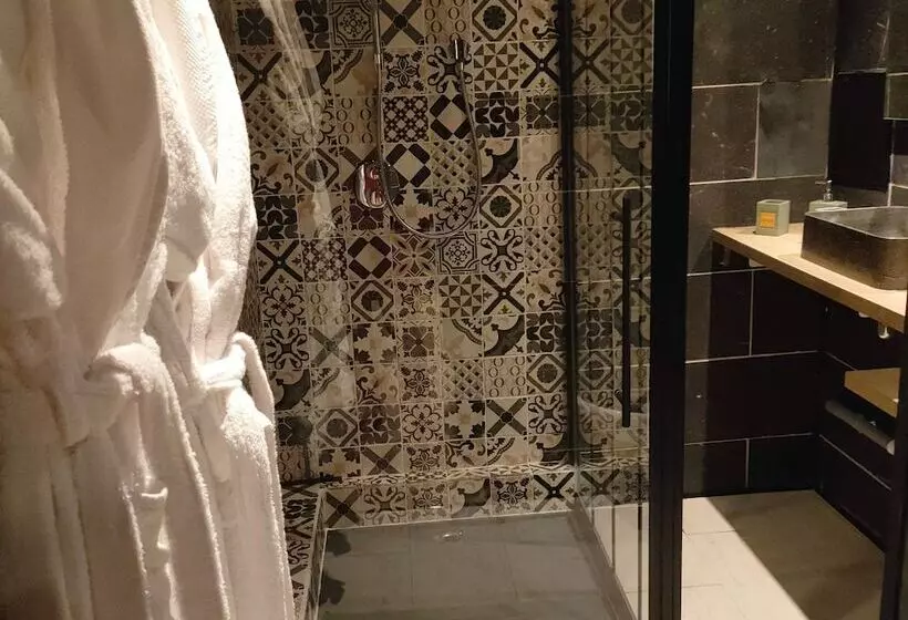 Majatalo L Ange De Fer