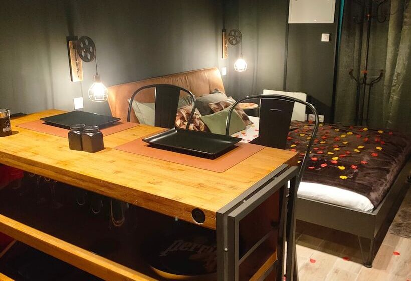 膳宿费 L Ange De Fer