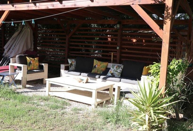 پانسیون Mas Des Cerisiers