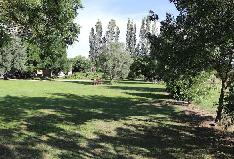 پانسیون Mas Des Cerisiers