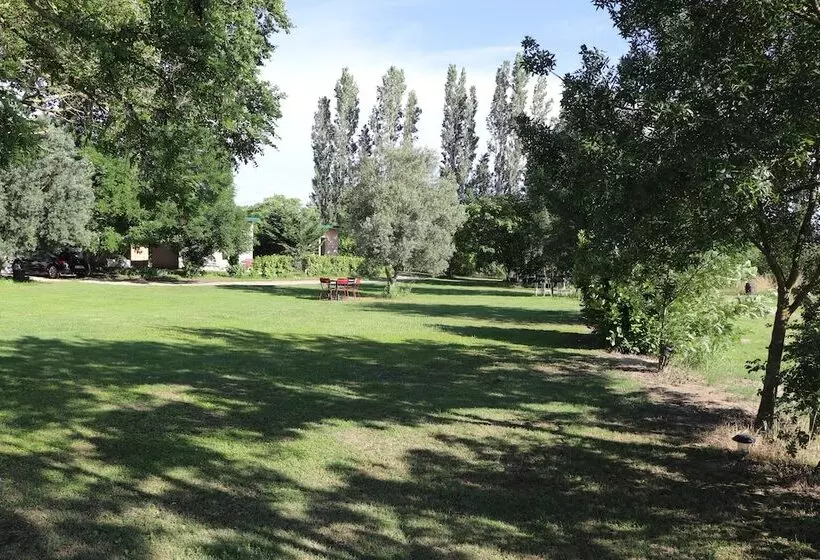 پانسیون Mas Des Cerisiers