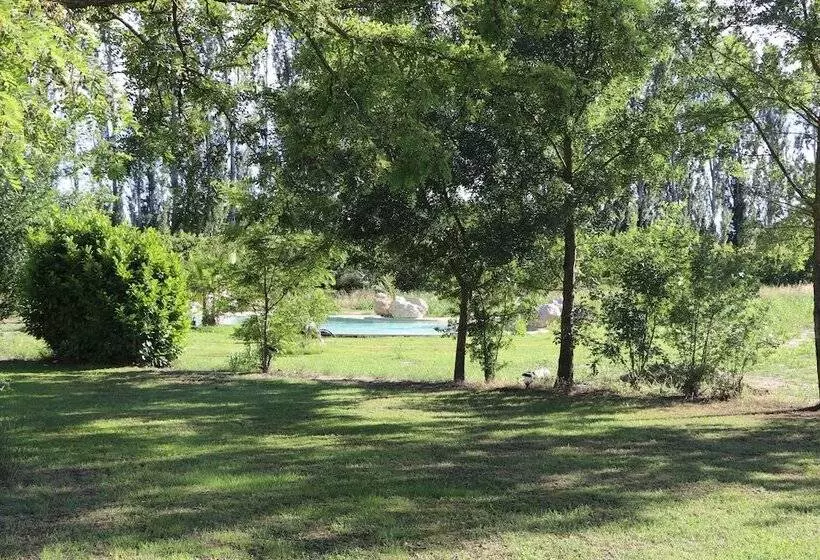 پانسیون Mas Des Cerisiers