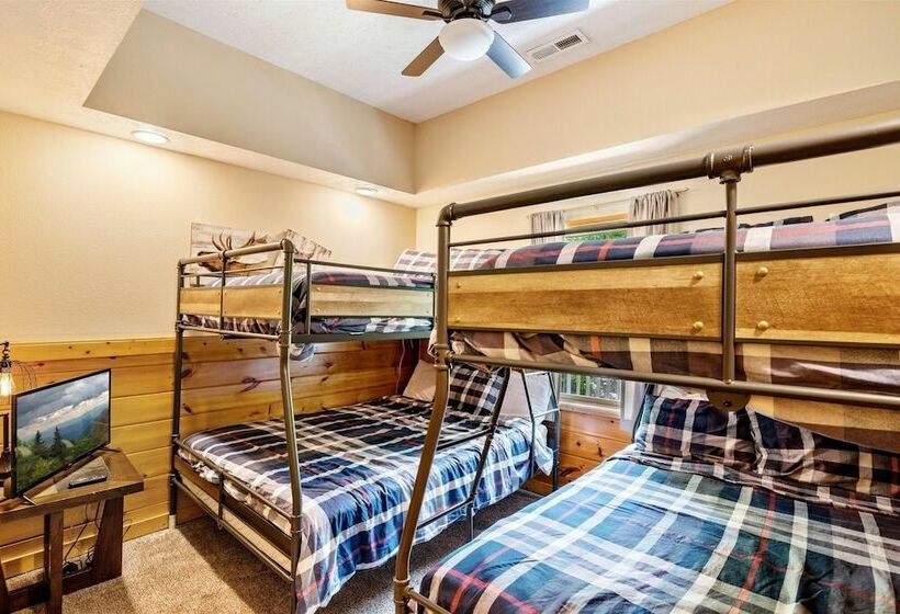 Private Golden Fox Cabin With Grill And Firepit By Redawning