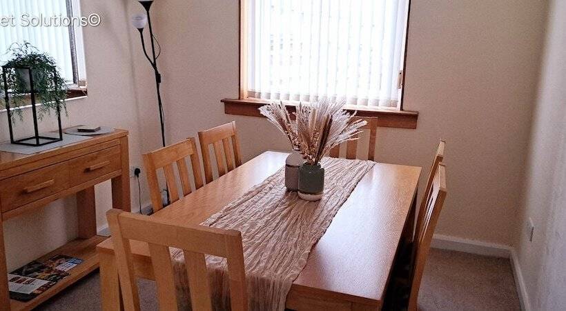 Residència Beautiful Three Bedroom Seaside Retreat