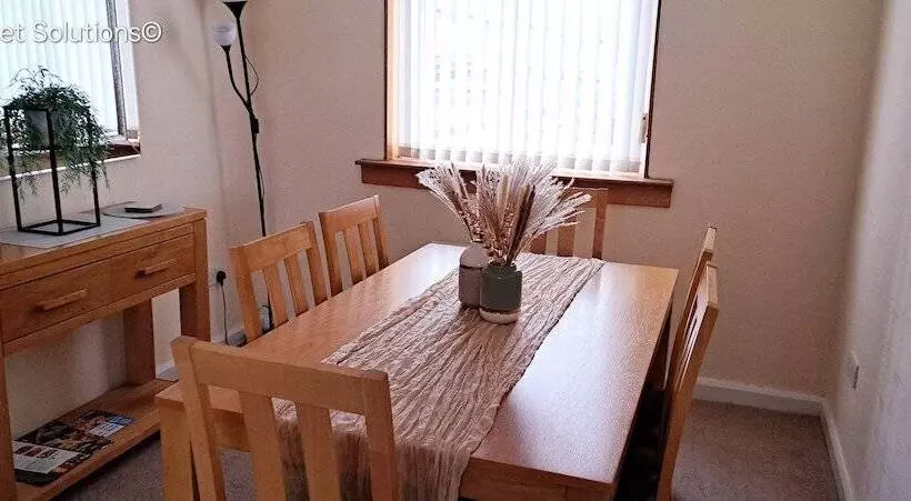 Residenssi Beautiful Three Bedroom Seaside Retreat