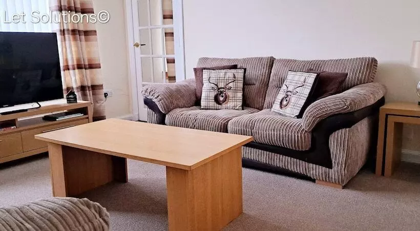 Residenssi Beautiful Three Bedroom Seaside Retreat