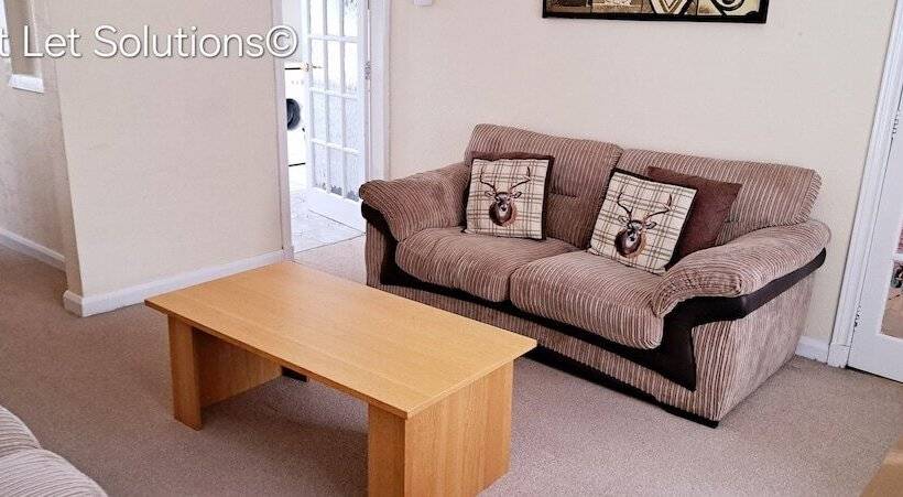 Residència Beautiful Three Bedroom Seaside Retreat