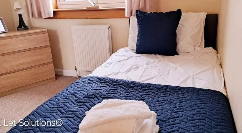 Residenssi Beautiful Three Bedroom Seaside Retreat