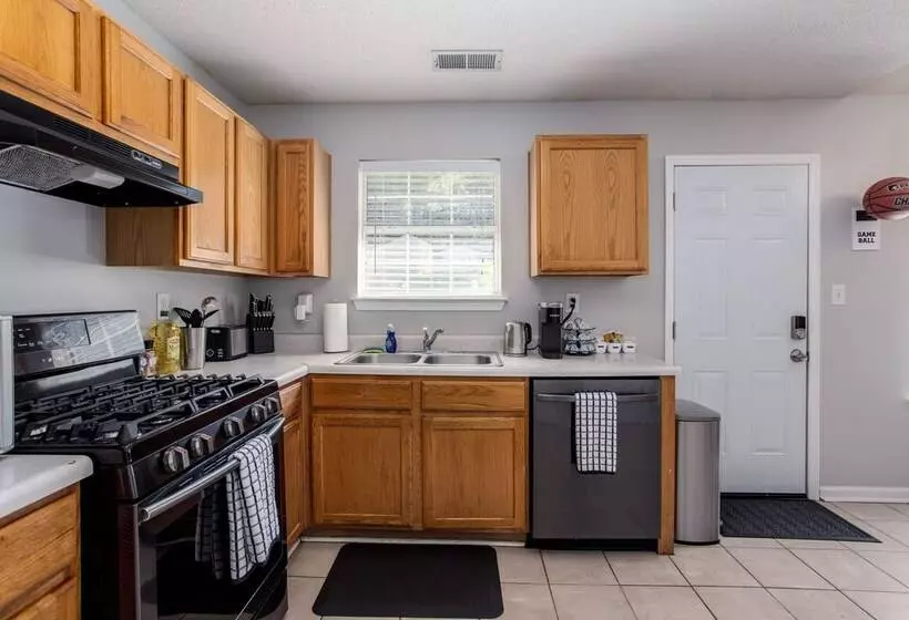 Residenssi Basketball Court Cozy 3 Br In Decatur