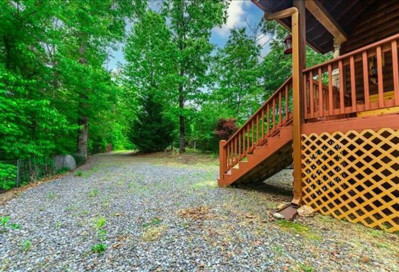 Ricks Retreat Charming Log Cabin Firepit Ping Pong Hot Tub Close To Blue Ridge