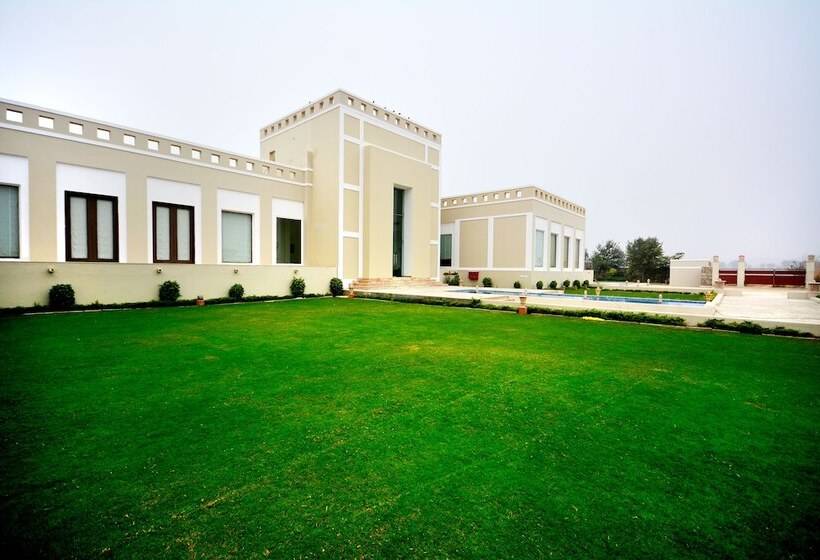 فندق Treehouse Achrol Niwas