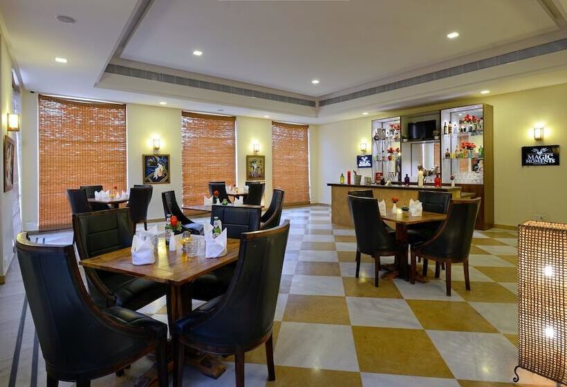 فندق Treehouse Achrol Niwas