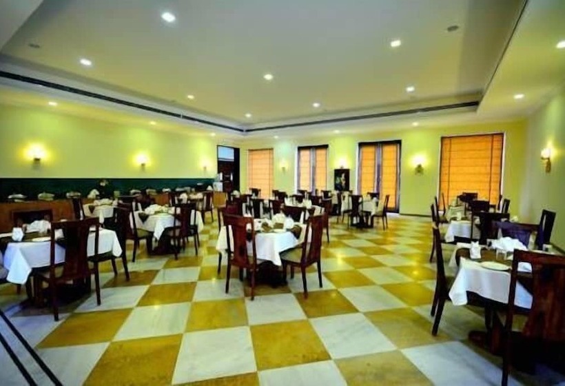 فندق Treehouse Achrol Niwas