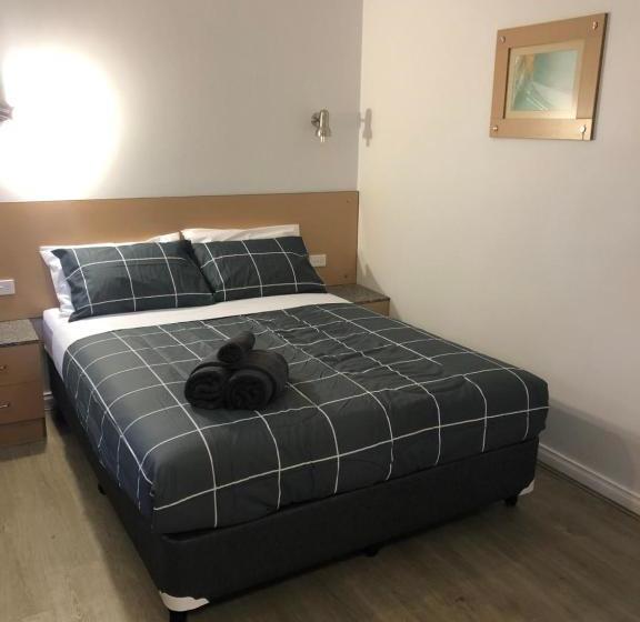 Latitude20 Cattrall Park Motel