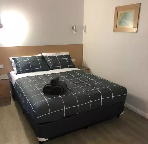 Latitude20 Cattrall Park Motel