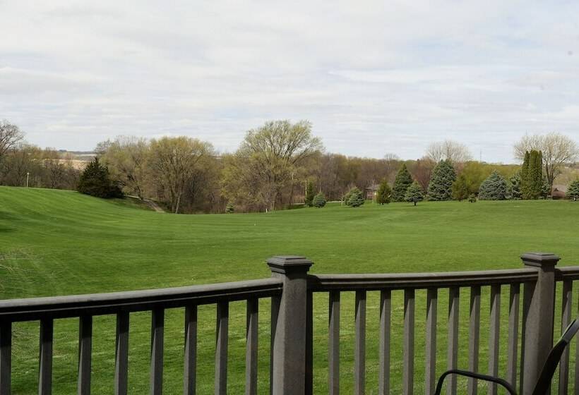 酒店 Cobblestone Inn & Suites   Denison | Majestic Hills