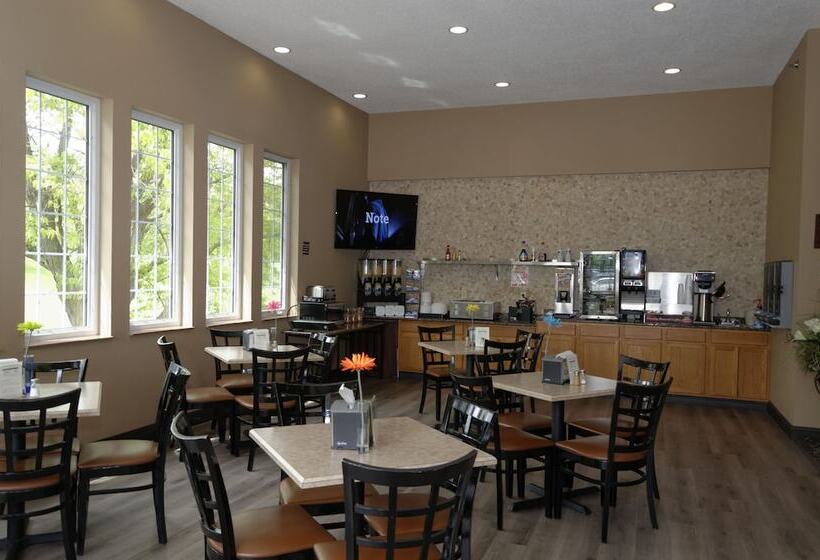 酒店 Cobblestone Inn & Suites   Denison | Majestic Hills