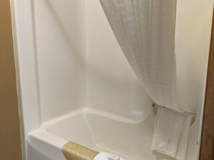 酒店 Cobblestone Inn & Suites   Denison | Majestic Hills