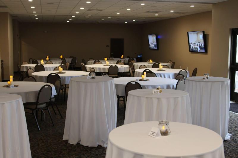 酒店 Cobblestone Inn & Suites  Fort Madison