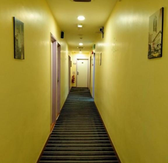 בית מלון כפרי Zamburger Enstek