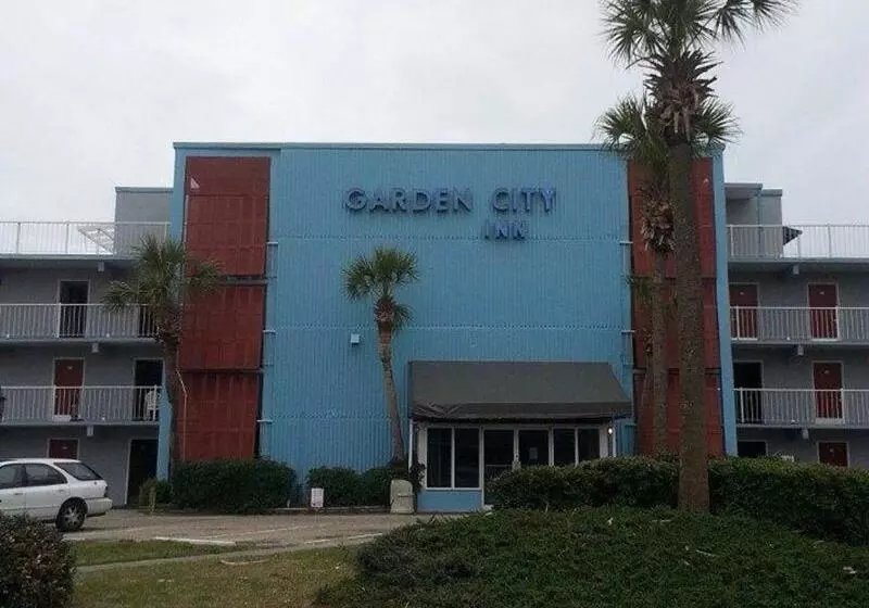 בית מלון כפרי Garden City Inn
