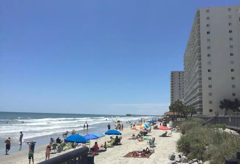 בית מלון כפרי Garden City Inn