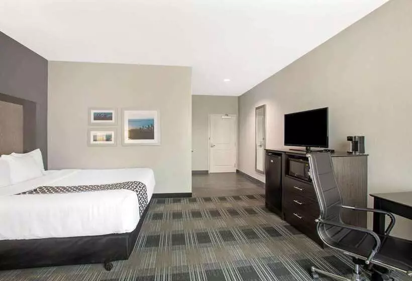 酒店 La Quinta By Wyndham Victoria South