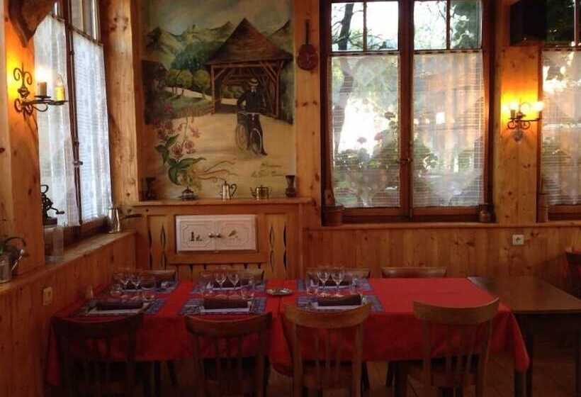 ホテル Les Touristes