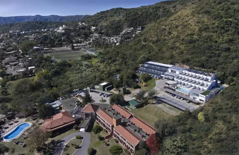 فندق Pinares Panorama Suites & Spa