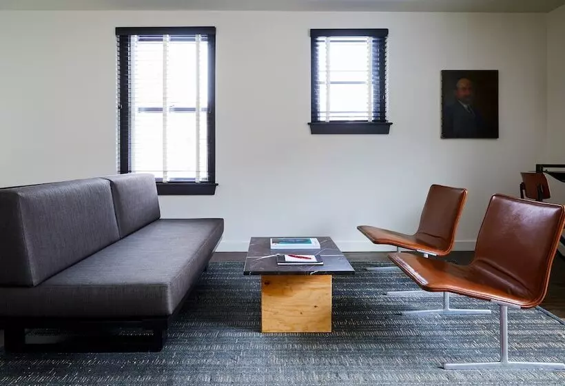 The Dean Hotel, An Ash